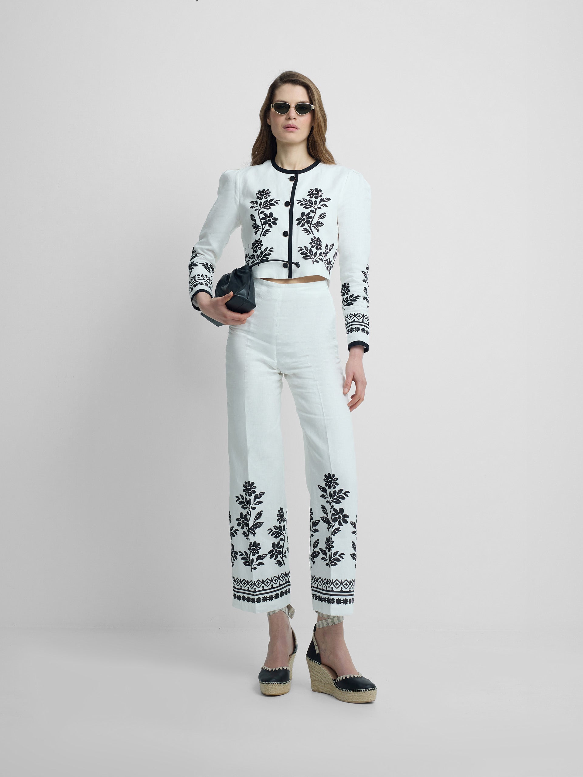 White floral print trousers