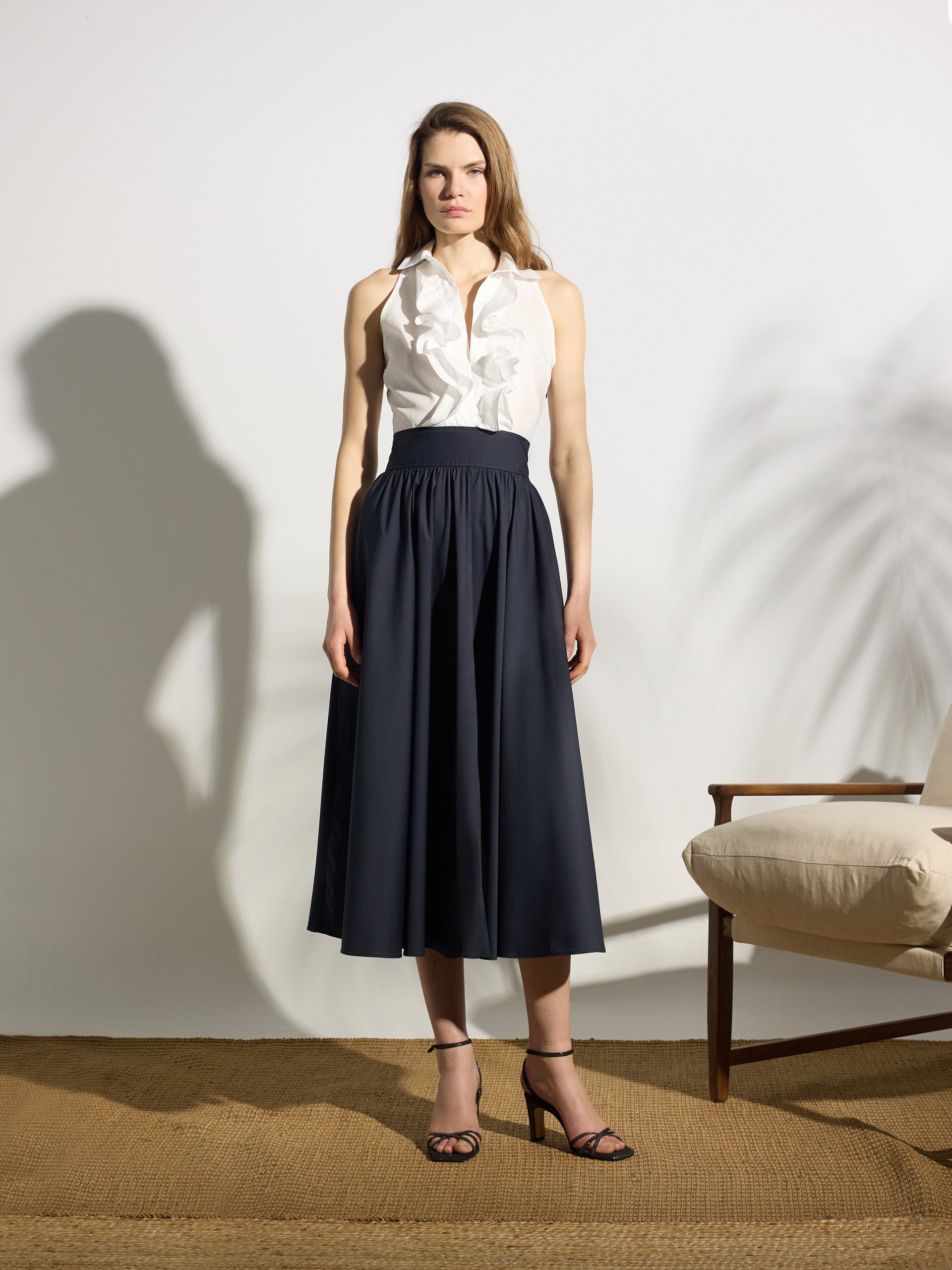 Vestido camisero único azul-marinho e branco