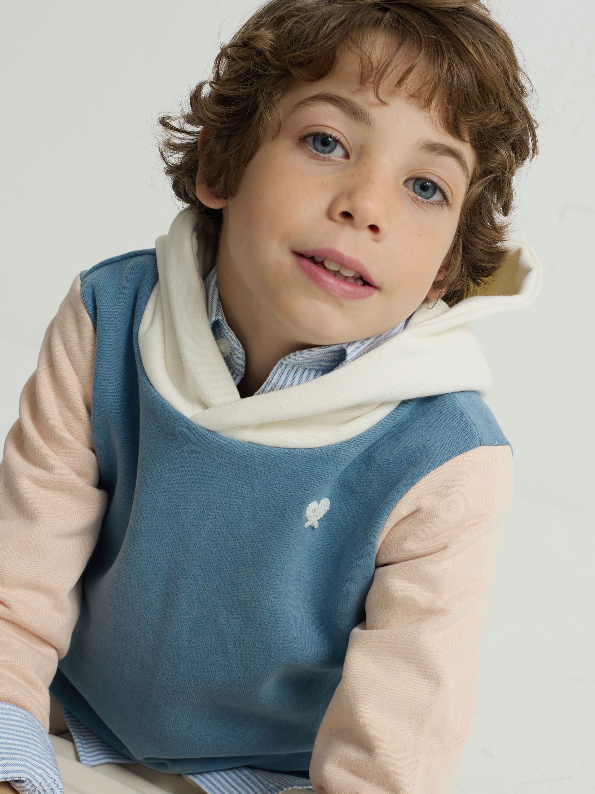 Kids hoodie with ethnic racket print in blue