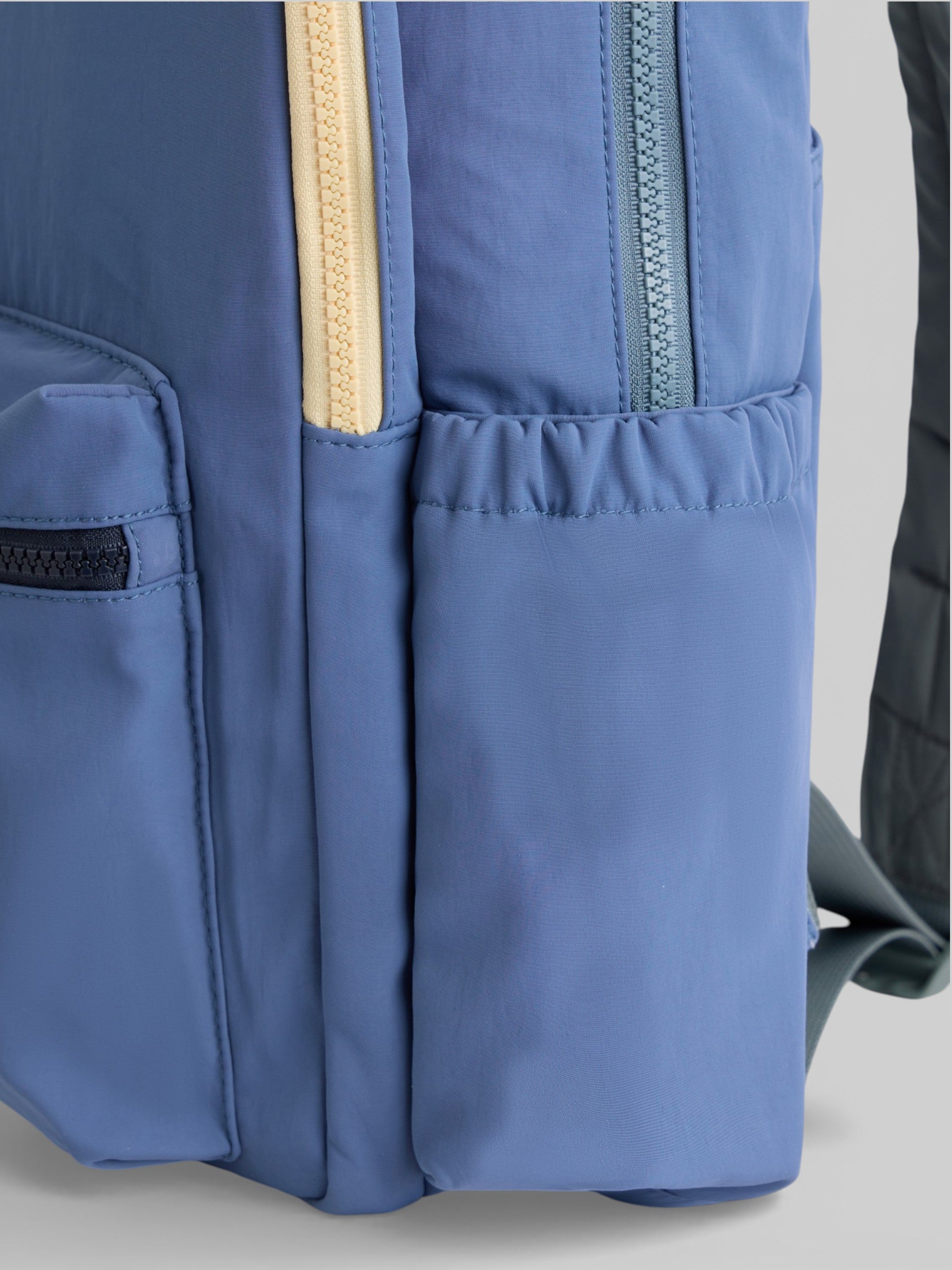 Kids backpack with zipper, blue colors