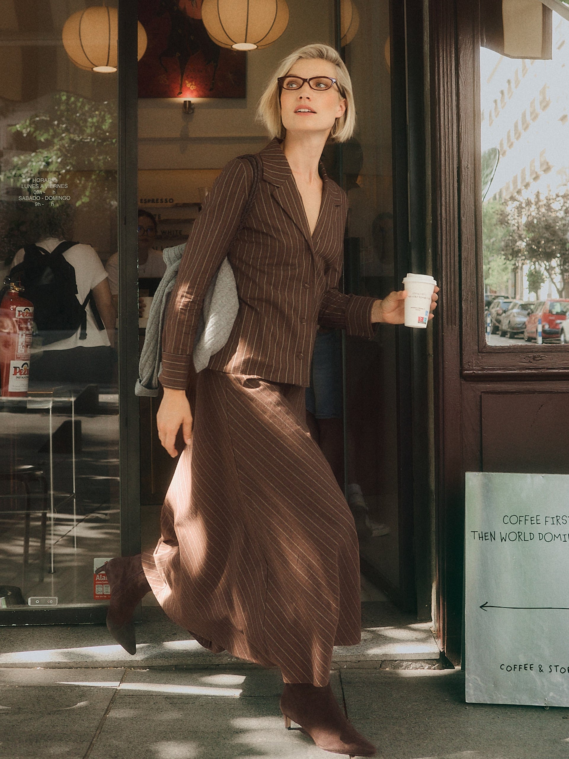 Falda midi evase rayas marron