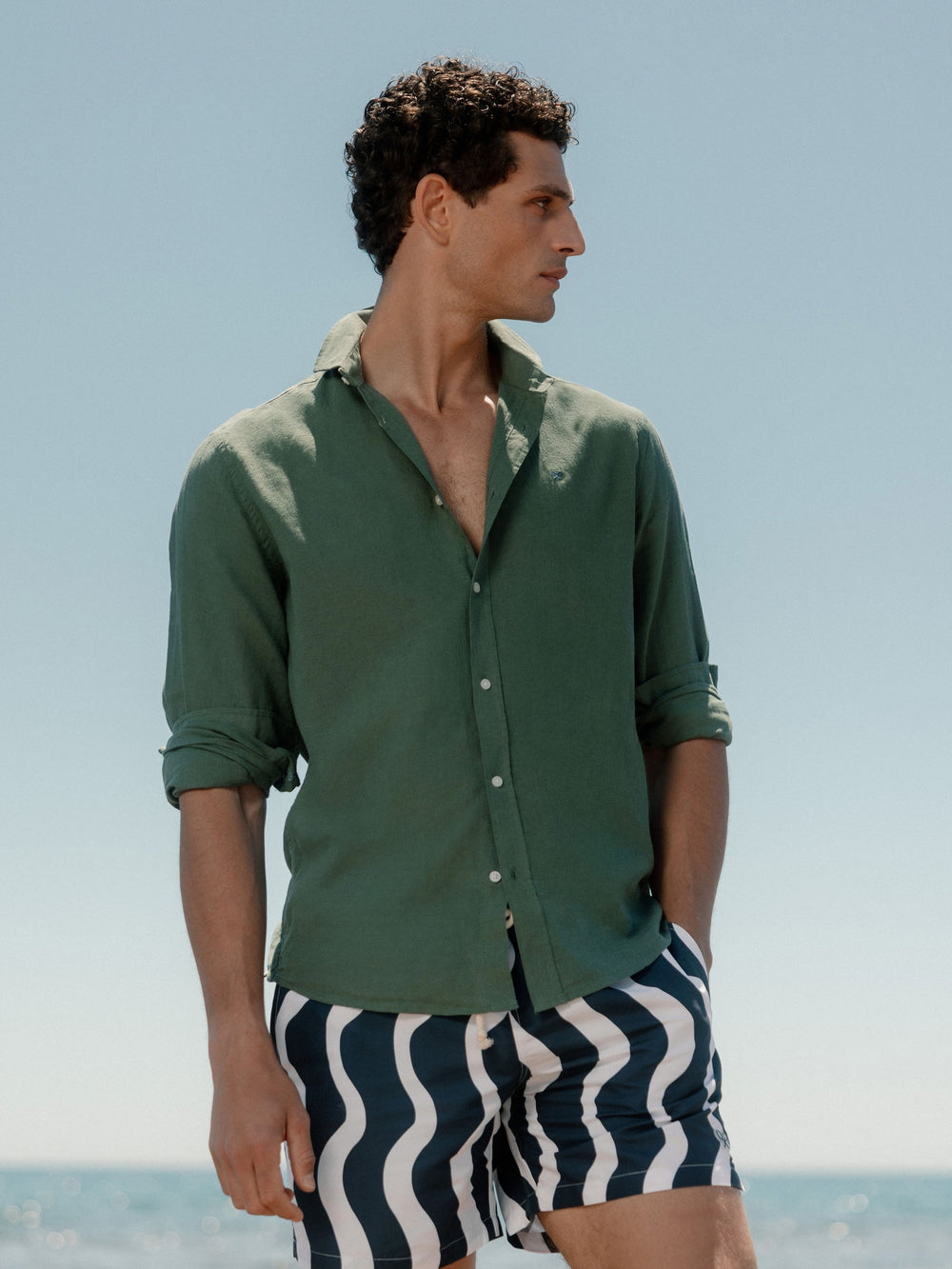 Camisa desportiva de linho verde escuro