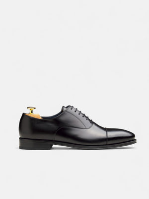 Black tailoring shoe