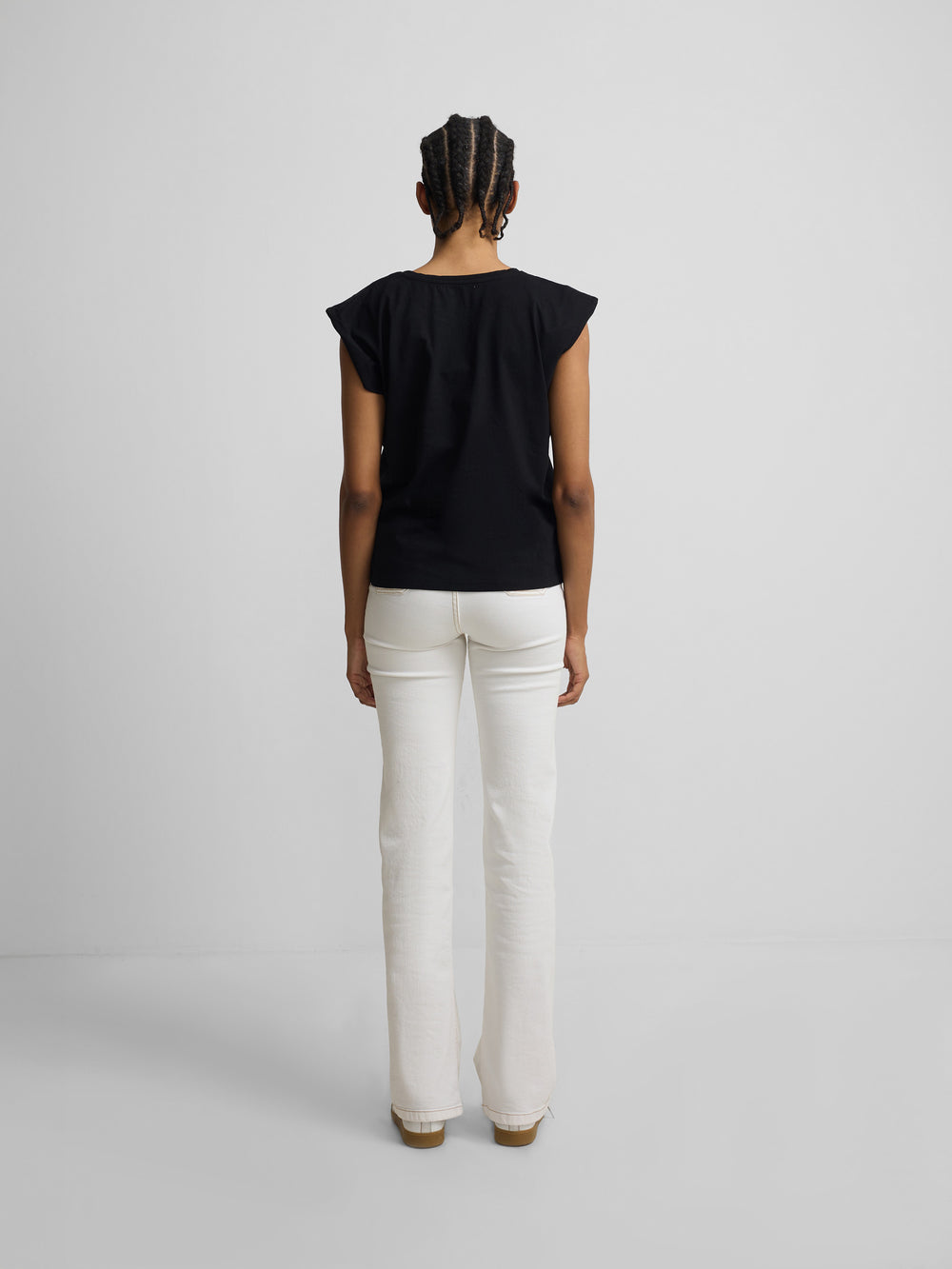 Black woman sun t-shirt
