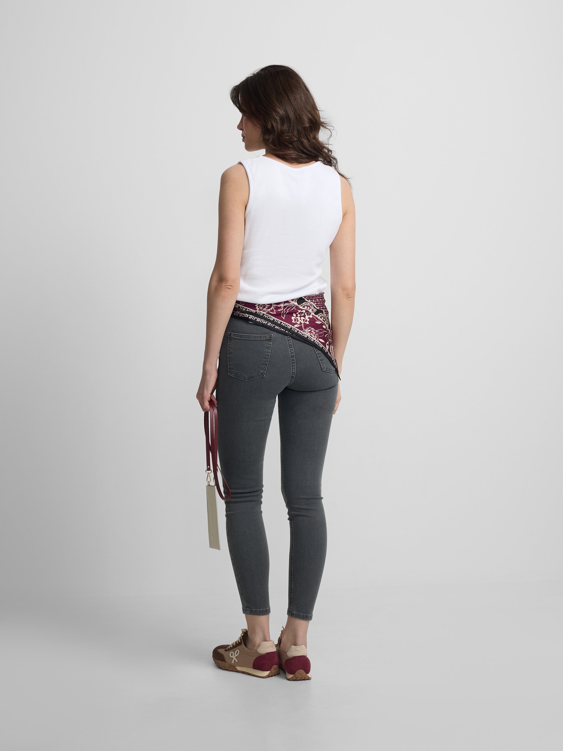 Pantalon femme slim fit gris