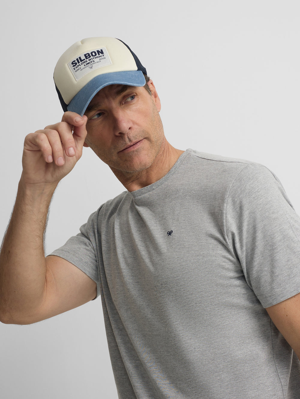 Gorra trucker limits azul