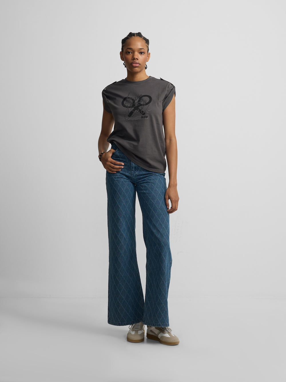 T-shirt femme manches retroussées noire