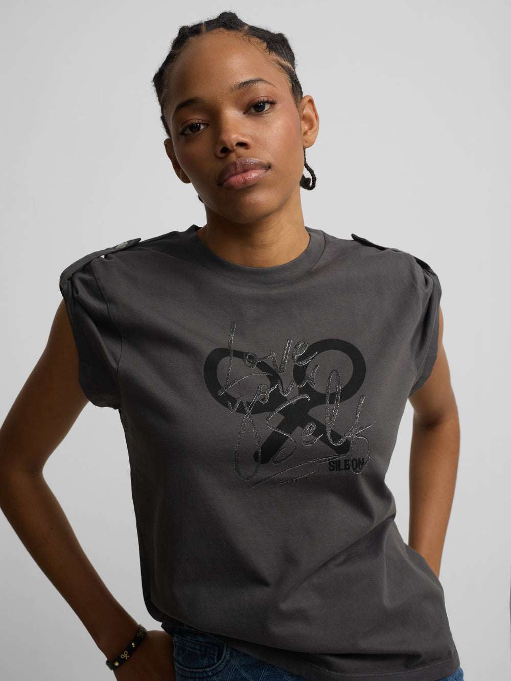 T-shirt femme manches retroussées noire