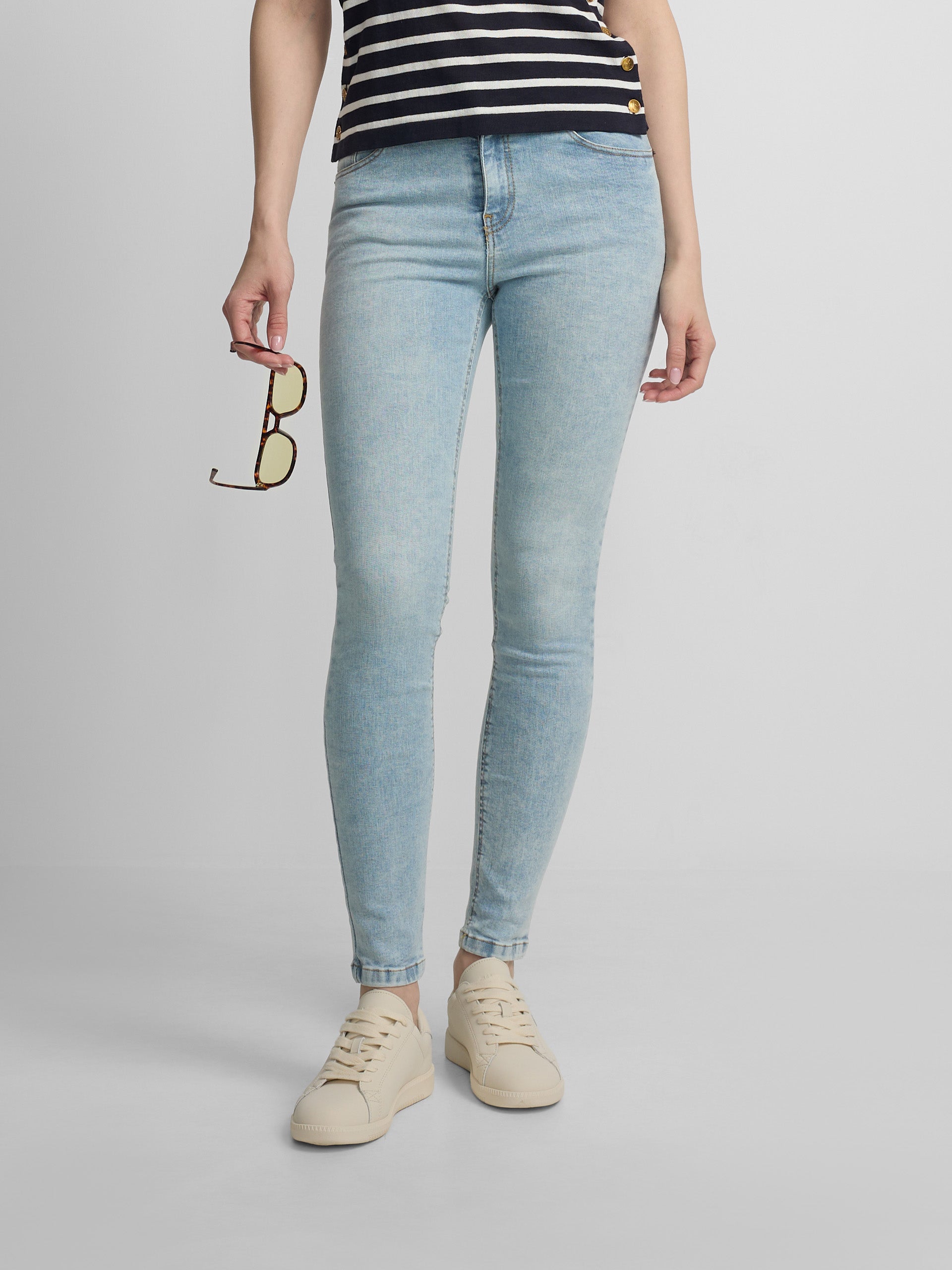 Pantalon femme slim fit denim clair