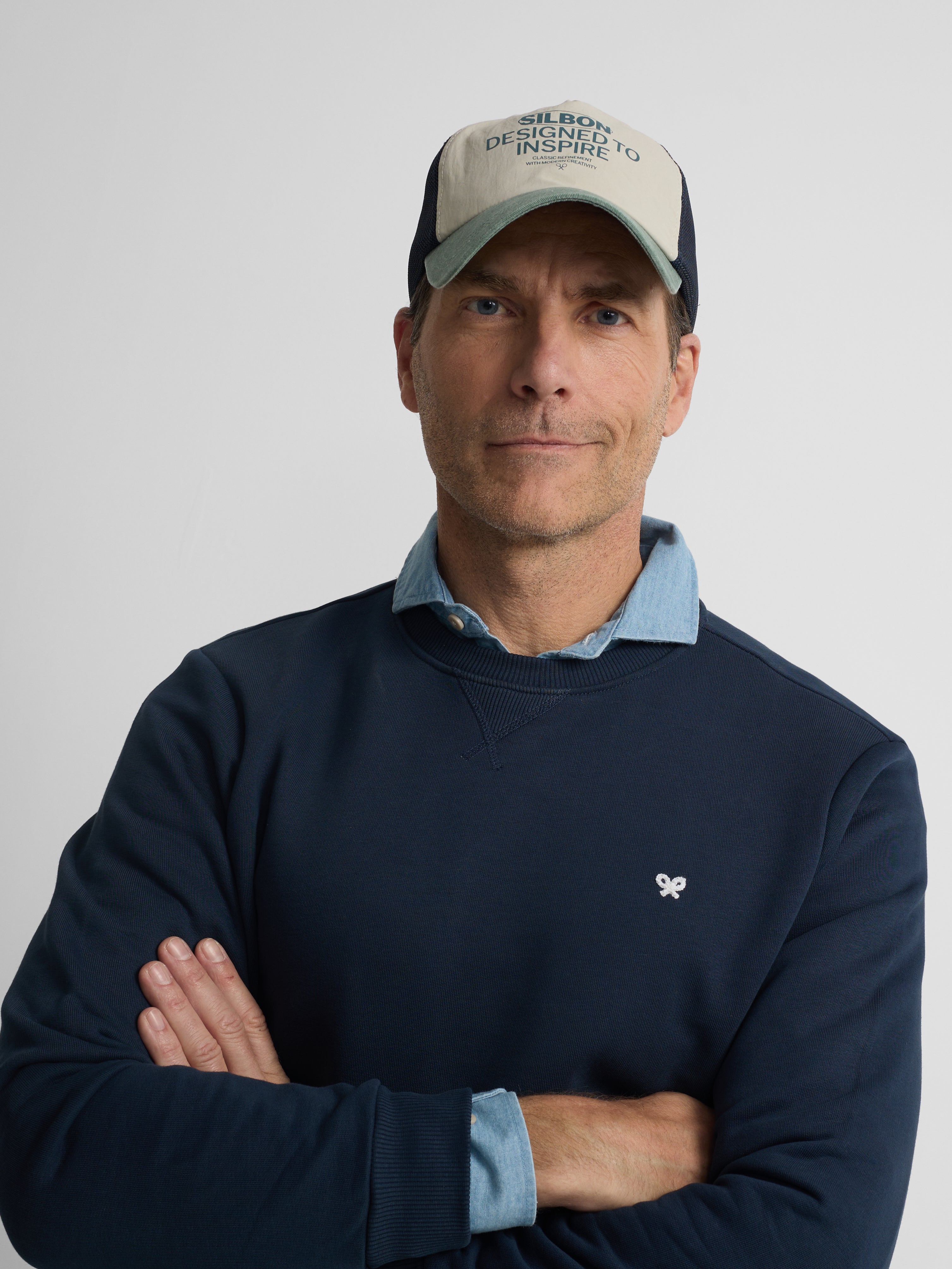 Sweat-shirt bleu marine avec mini-logo