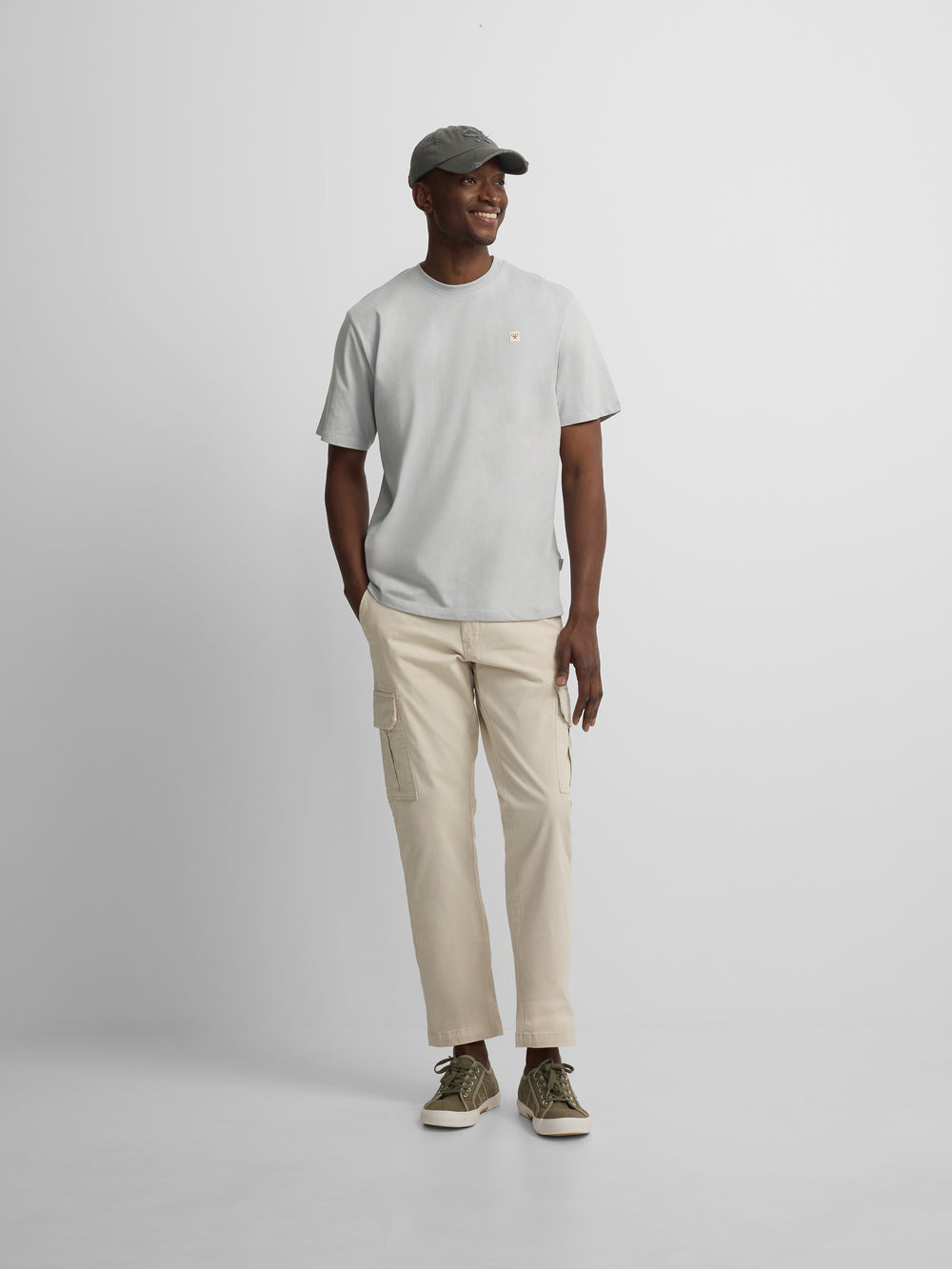 Pantalon cargo casual piedra