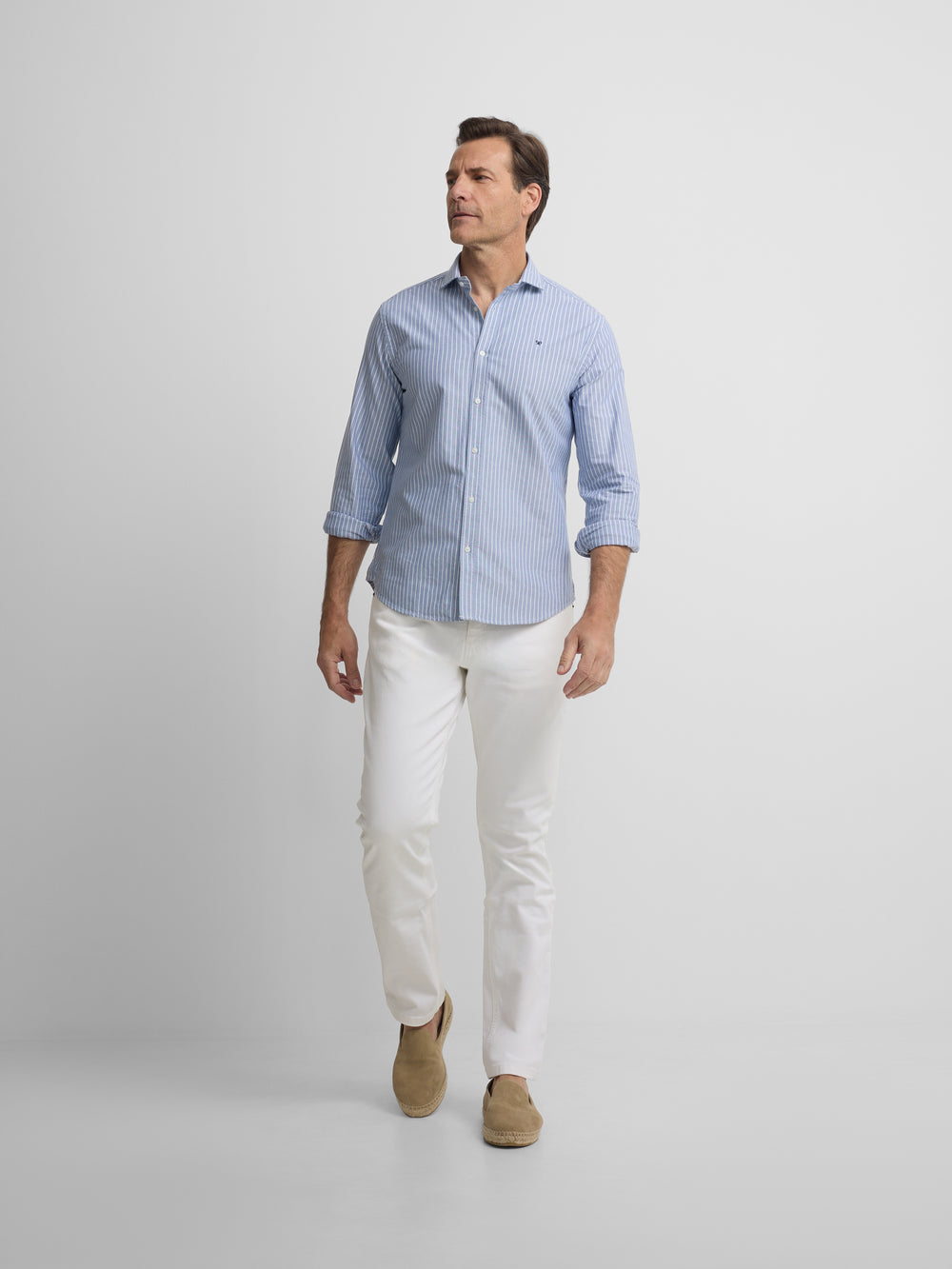 Chemise sport oxford bleu marine à fines rayures blanches