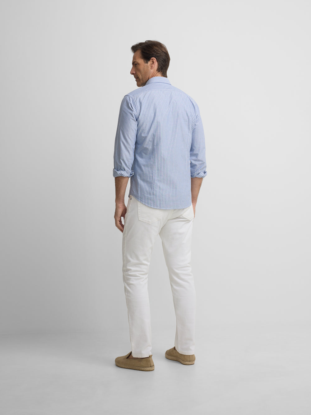 Chemise sport oxford bleu marine à fines rayures blanches