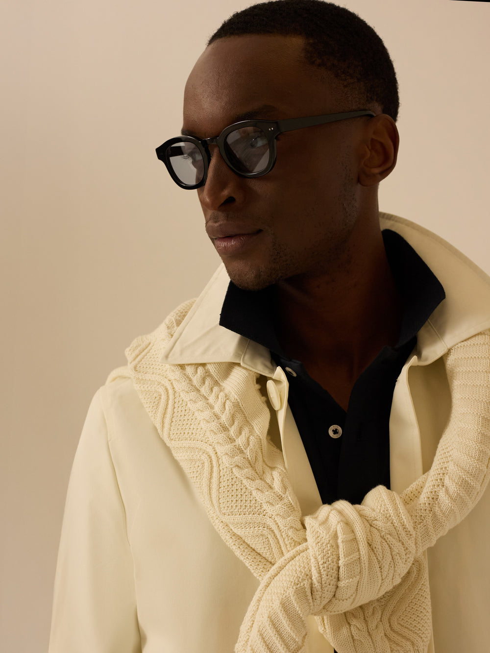 Gabardina corta beige