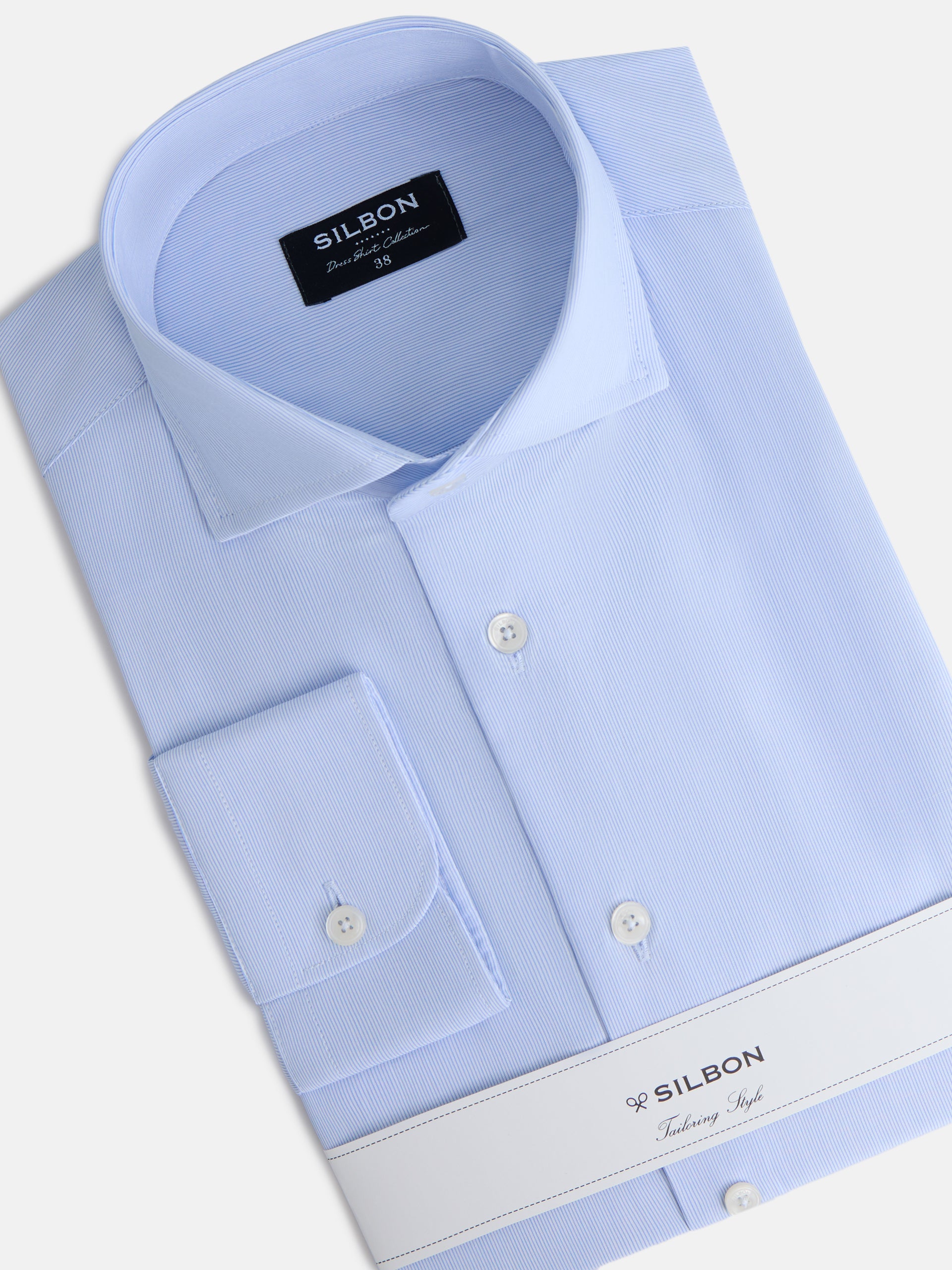 Chemise habillée à fines rayures, poignets simples bleu ciel
