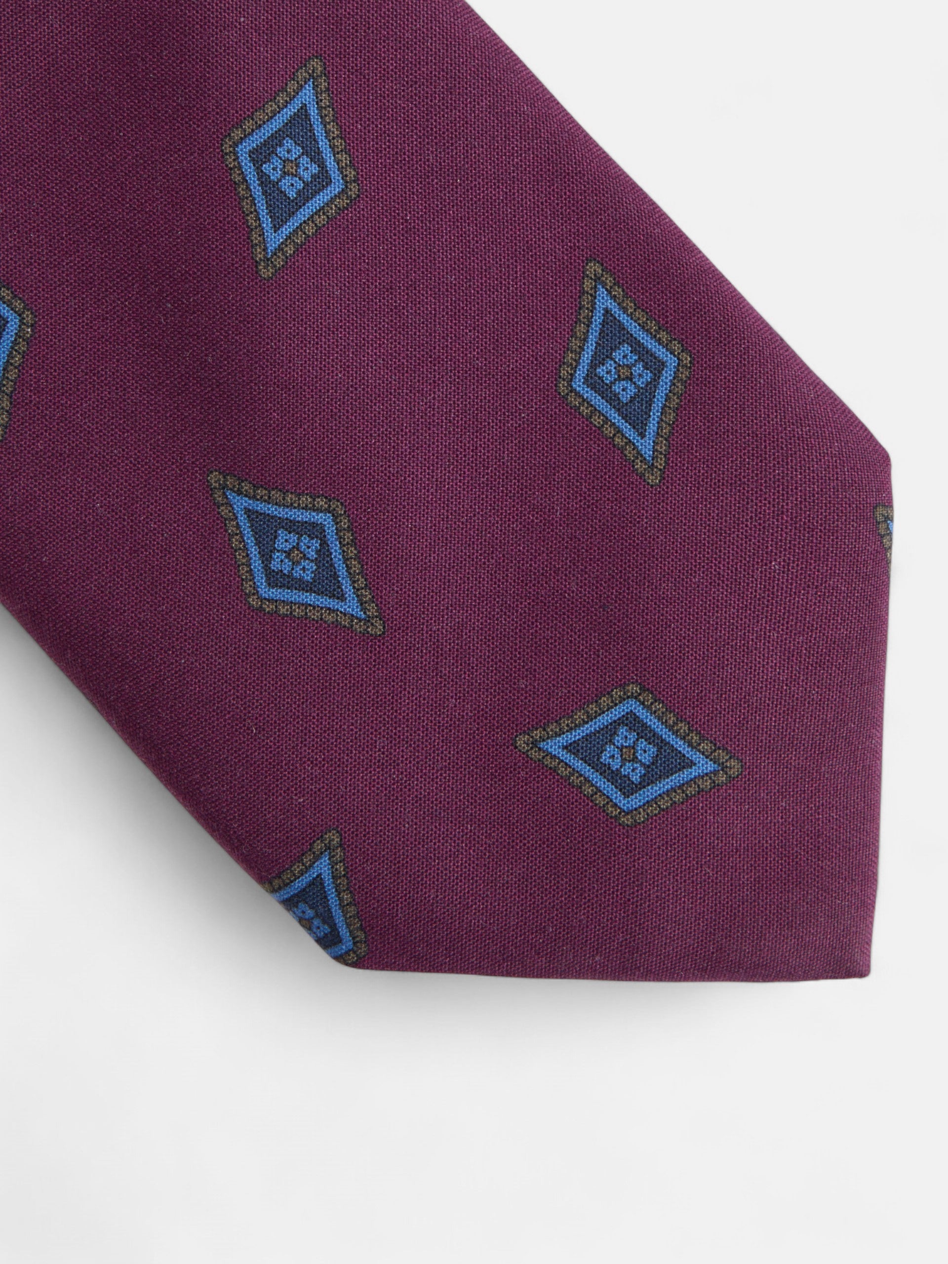 Cravate motif losange bordeaux