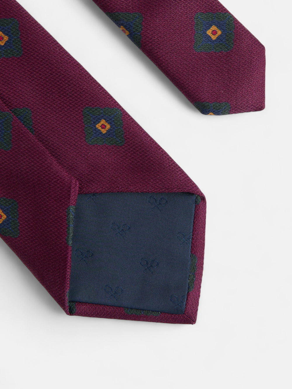 Burgundy geometric pattern silk tie