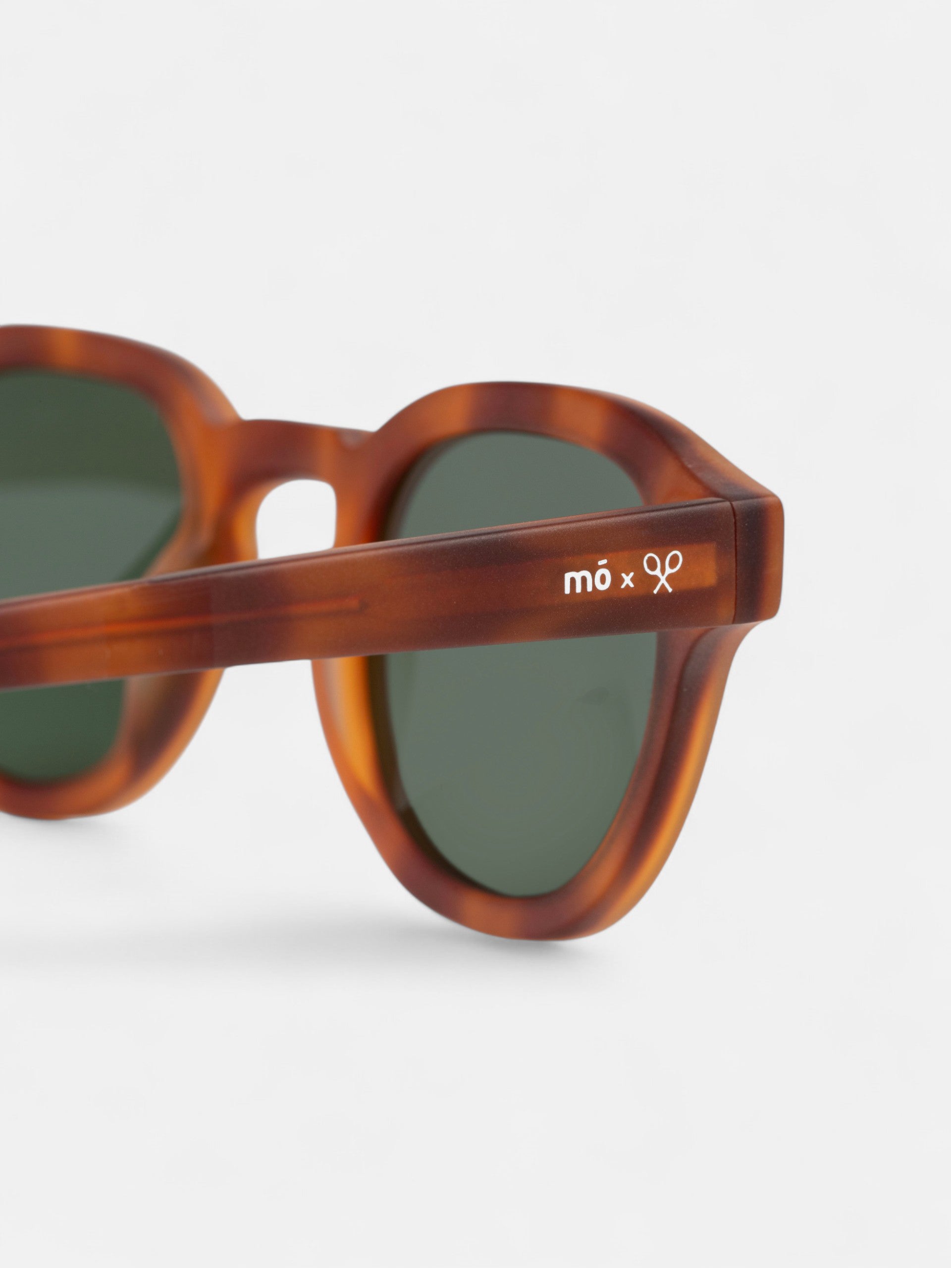 MOxSILBON Spirit Clear Tortoiseshell Sunglasses