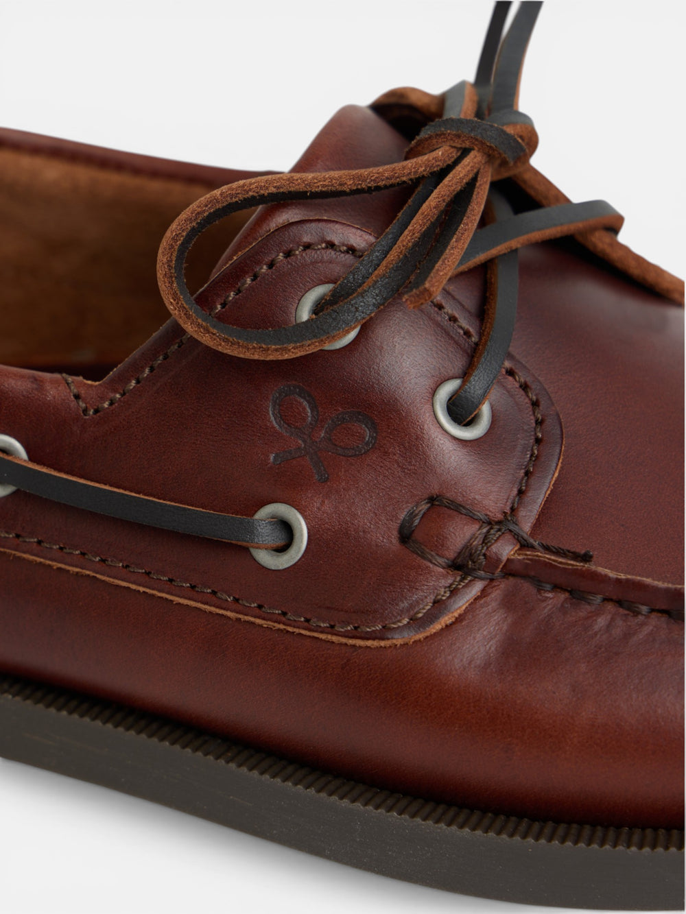Zapato nautico piel fino marron claro