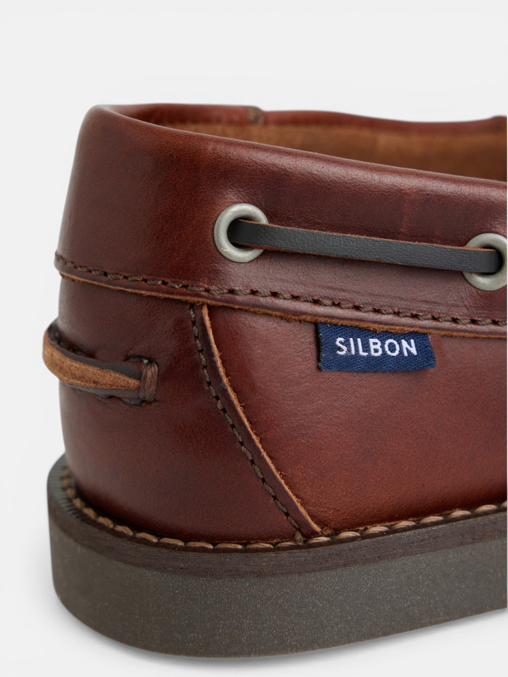 Zapato nautico piel fino marron claro