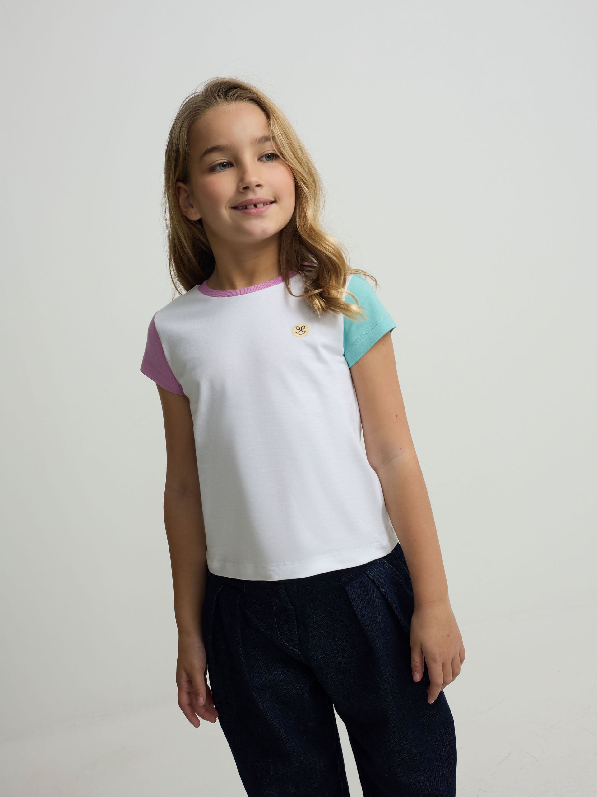 White girl’s t-shirt with bicolor sleeves