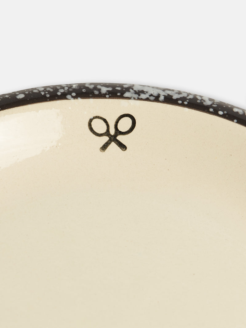Petite assiette en céramique émaillée bicolore
