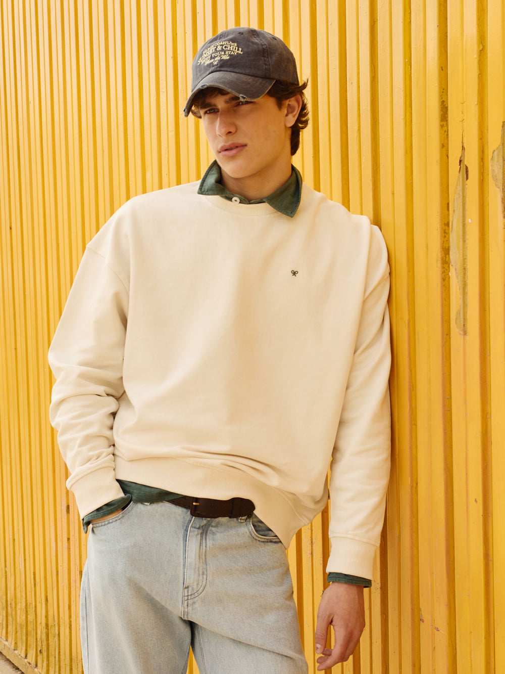 Sudadera relaxed fit plans crema