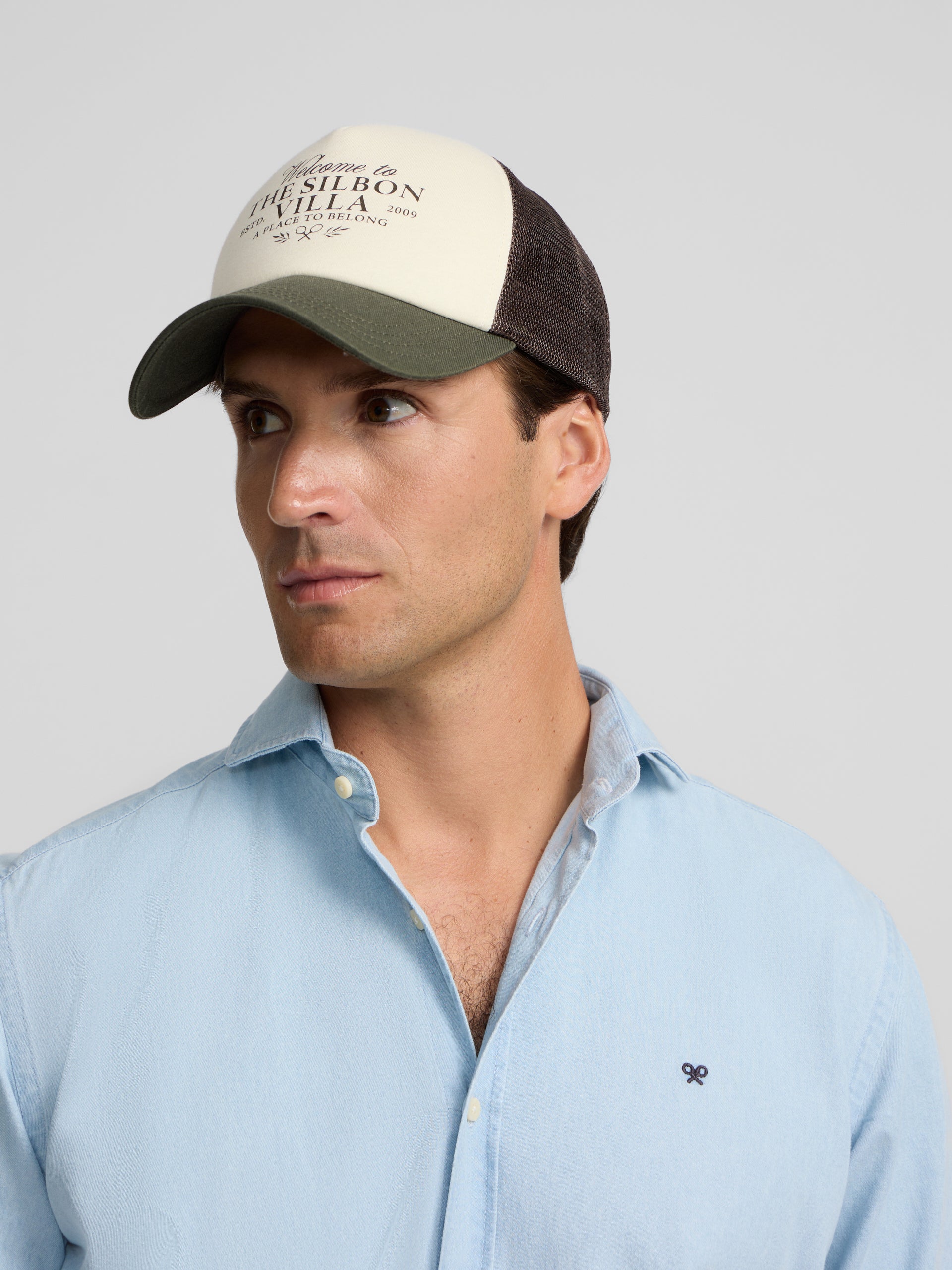 Chemise sport en denim col cutaway bleu clair