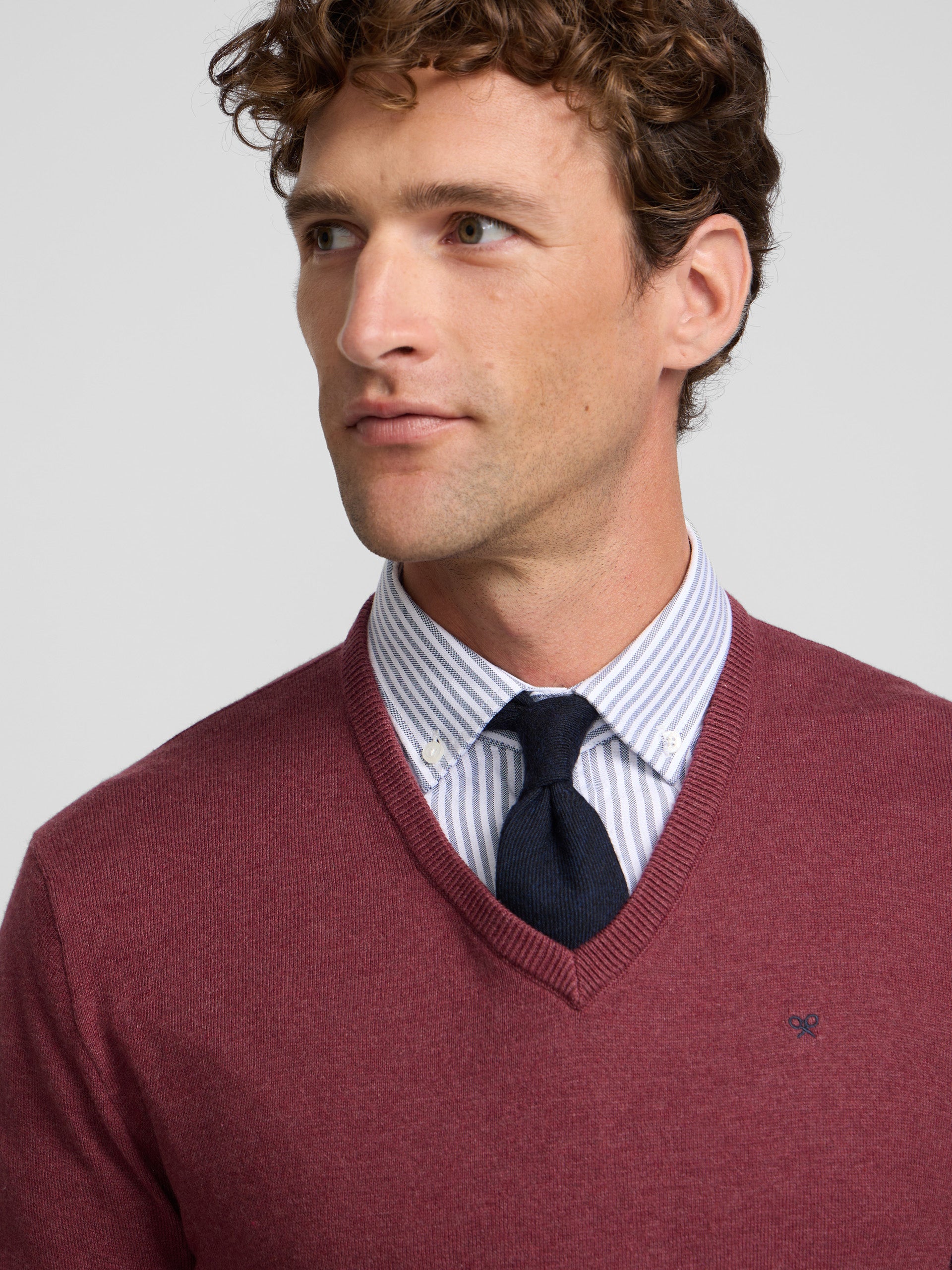 Pull col en V bordeaux
