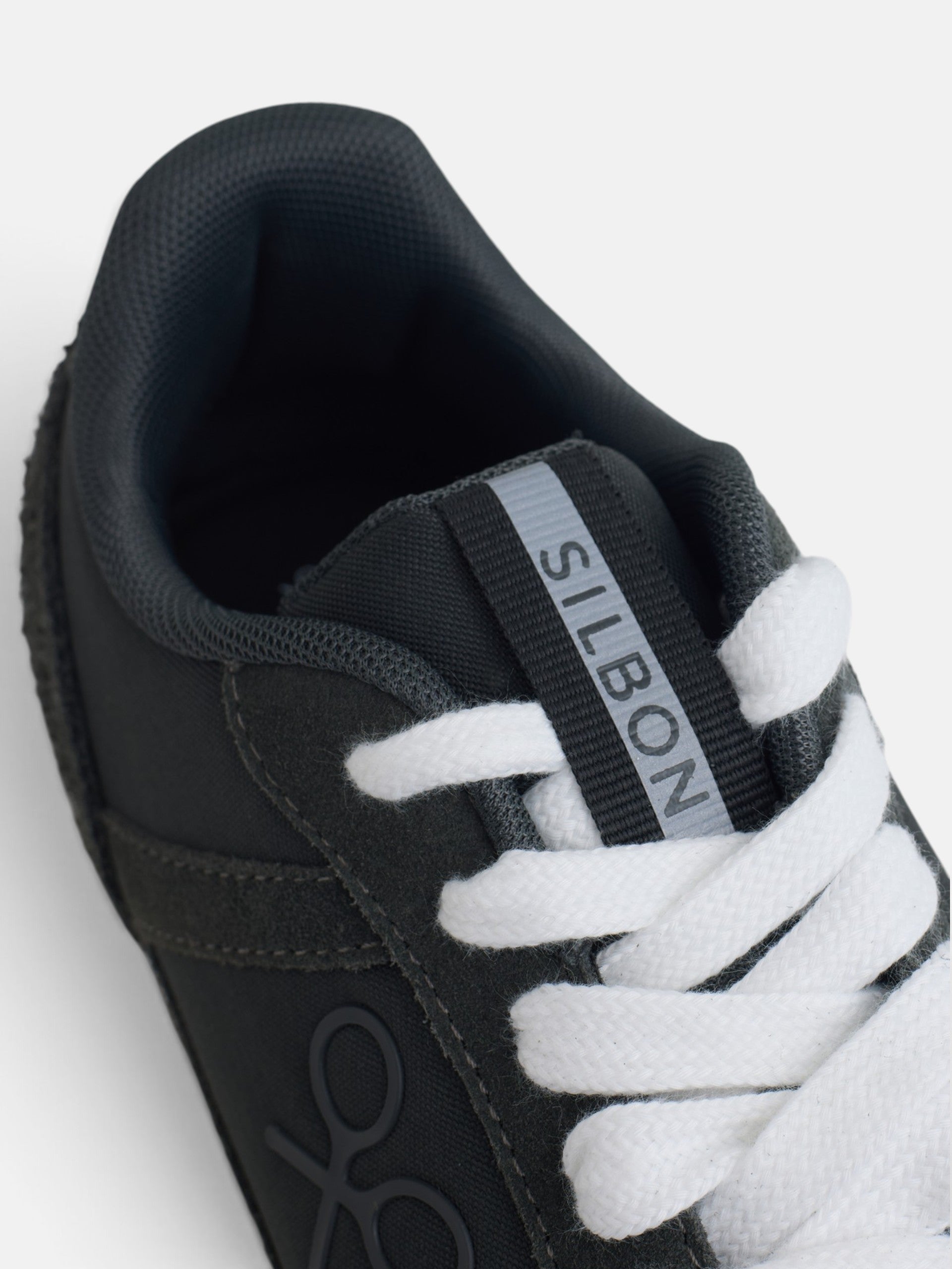 Green urban style sneaker