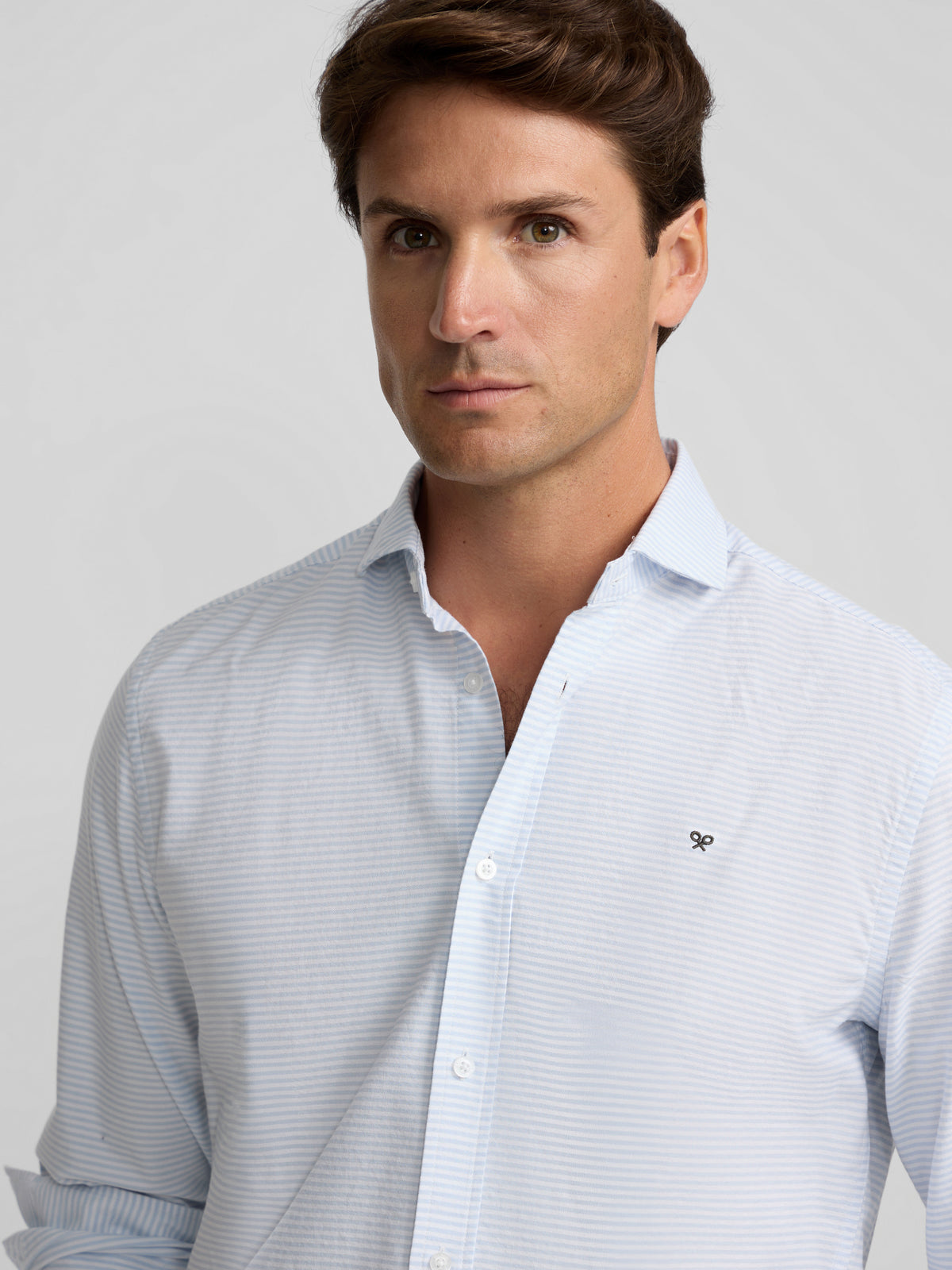Camisa sport oxford riscas horizontais azul-claro