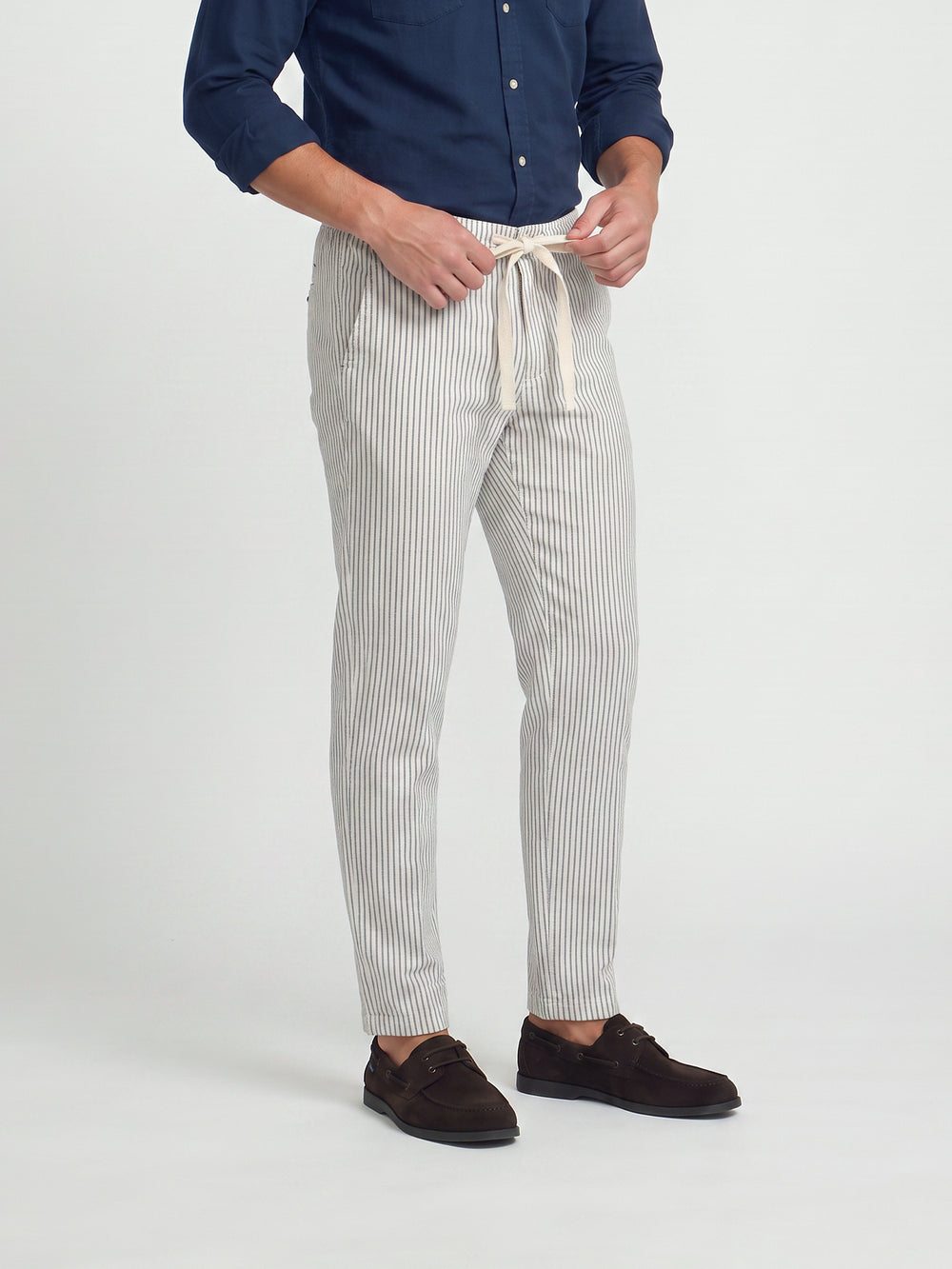 Pantalon sport cruise rayas azules