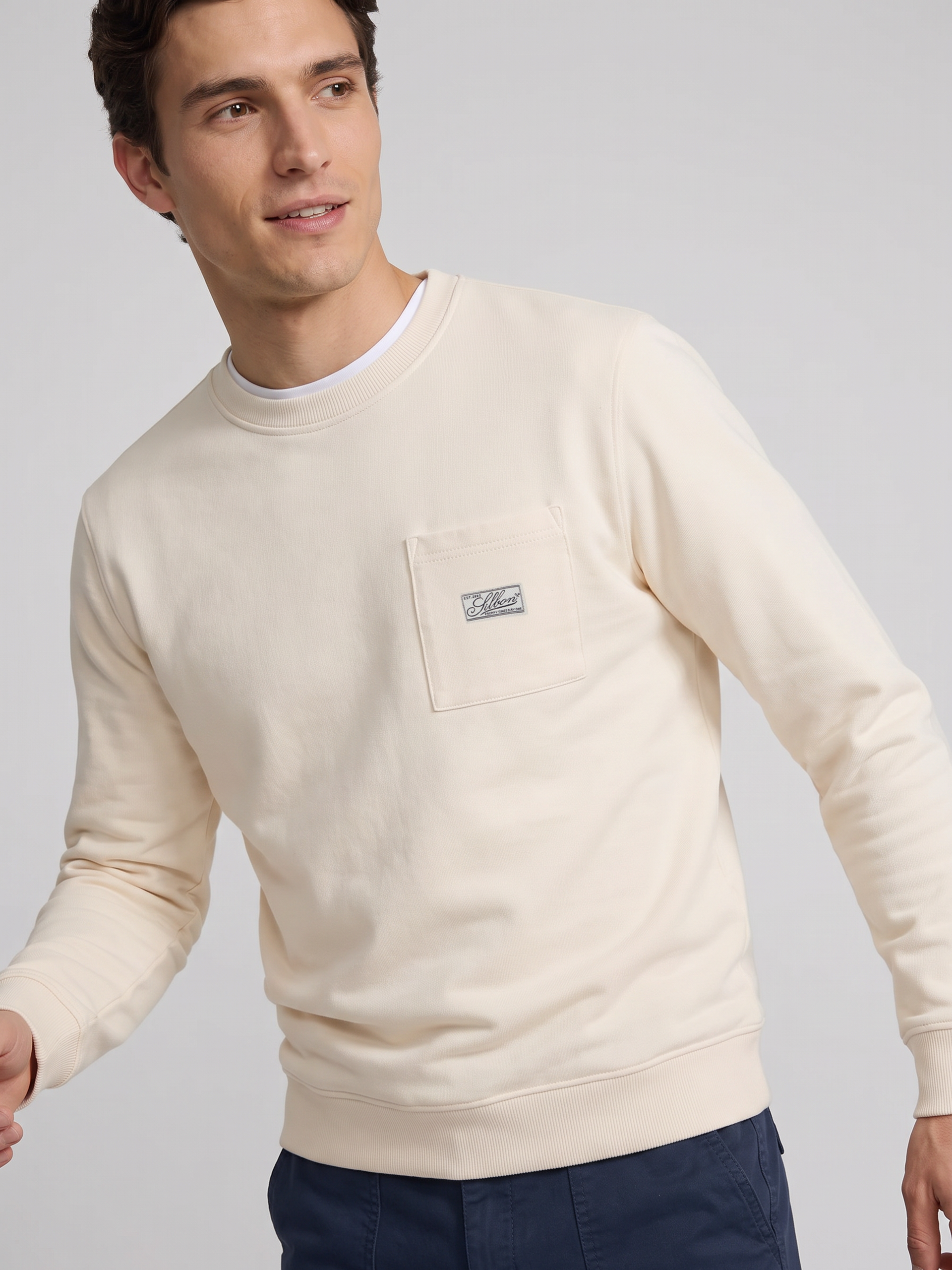 Sweat-shirt poche étiquette crème