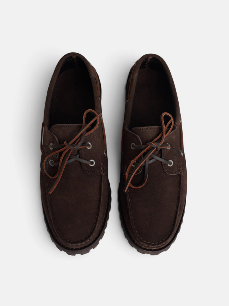 Chaussure bateau en daim marron foncé