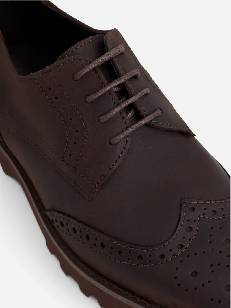 Zapato clasico piel perforado marron