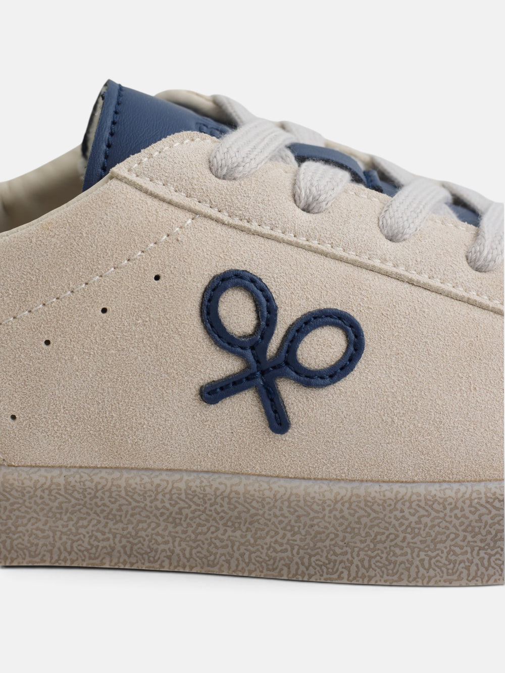Zapatilla serraje desgastada beige