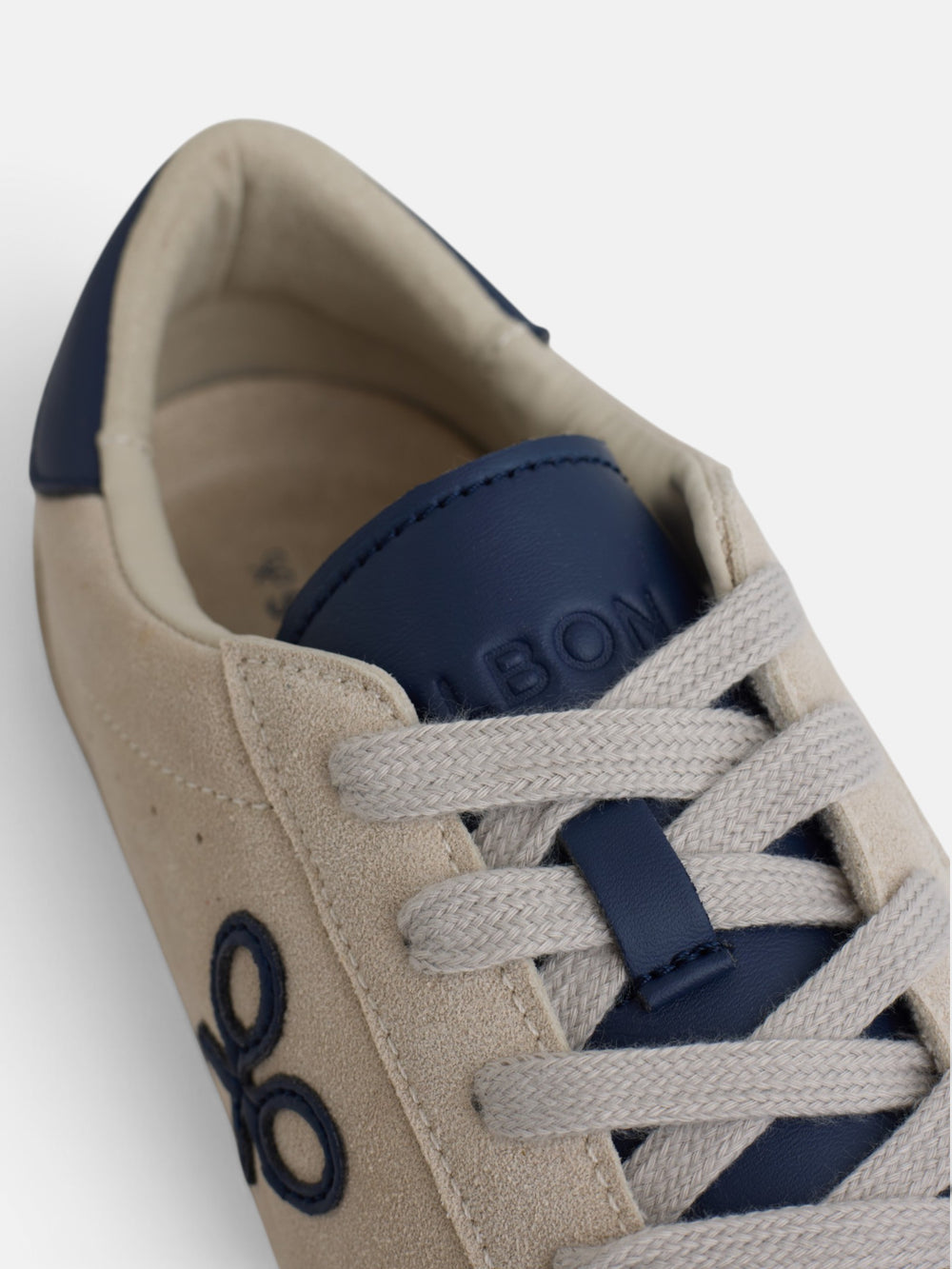 Zapatilla serraje desgastada beige