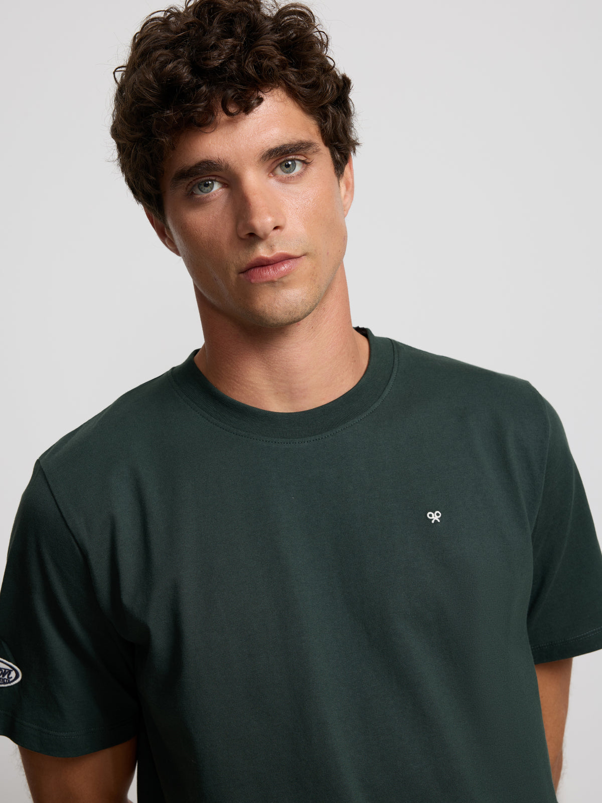 Basic t-shirt with dark green patch