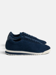 Baskets en daim logo perforé bleu marine