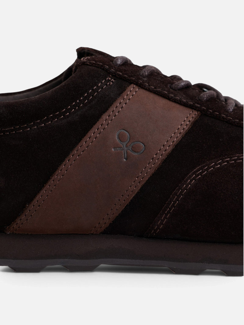 Baskets en daim marron