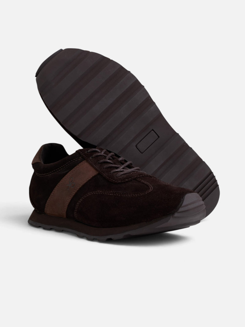 Baskets en daim marron