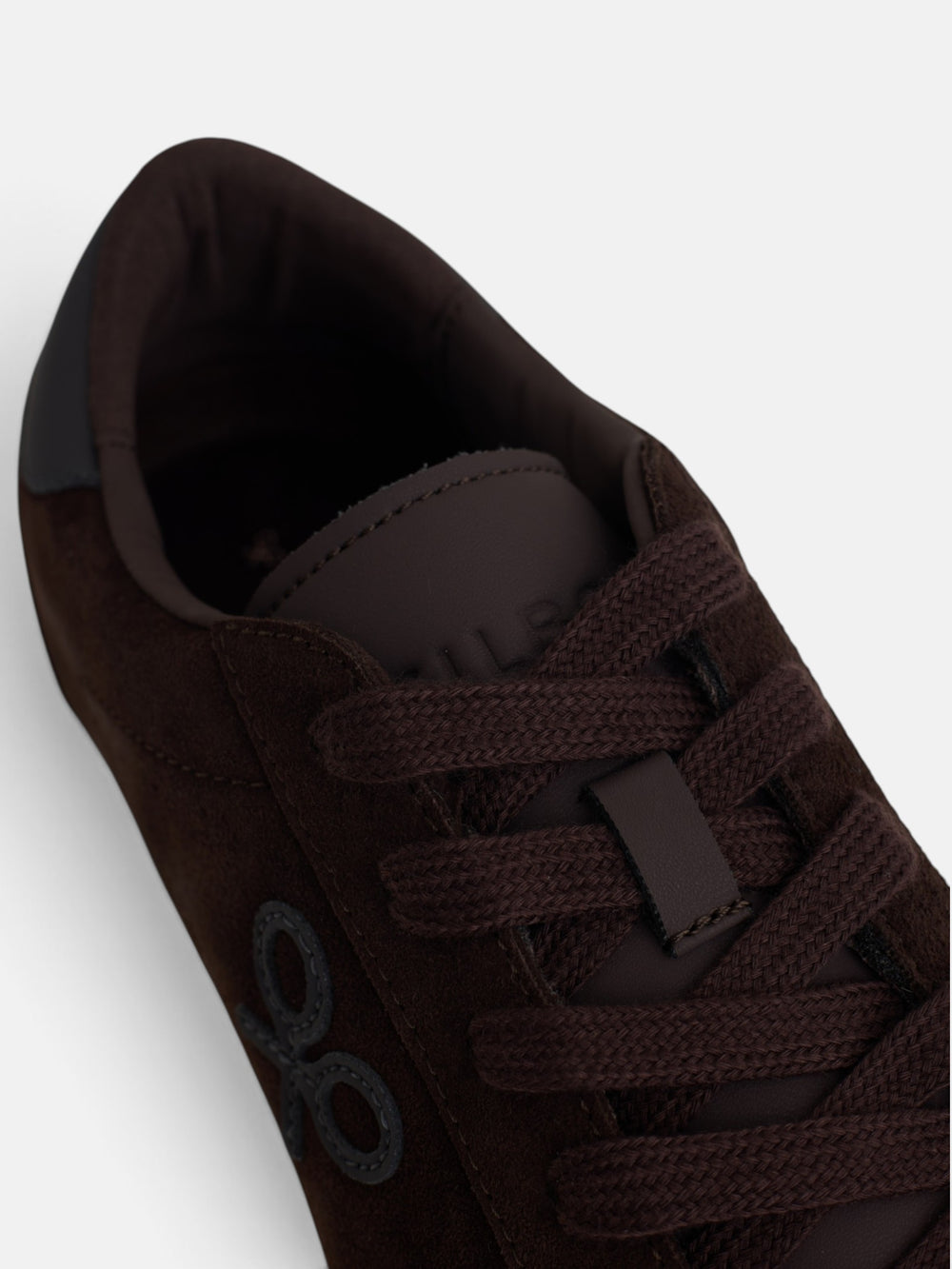Zapatilla serraje desgastada marron