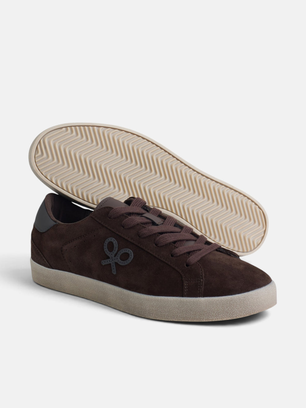 Zapatilla serraje desgastada marron
