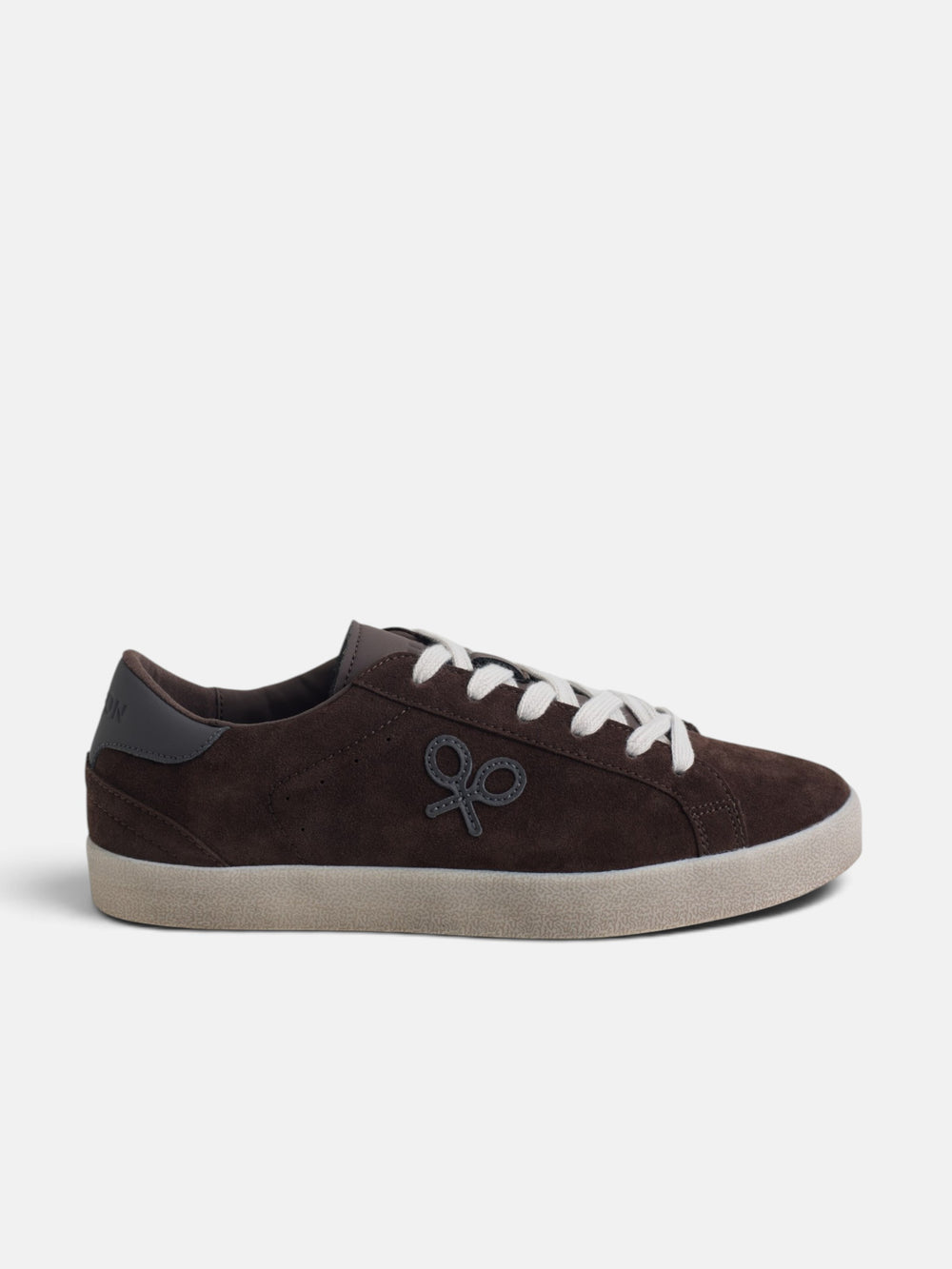 Zapatilla serraje desgastada marron