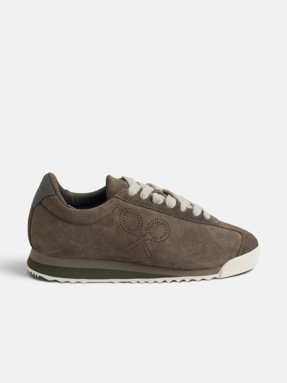 Zapatilla serraje logo perforado marron