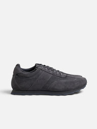 Baskets en daim gris foncé