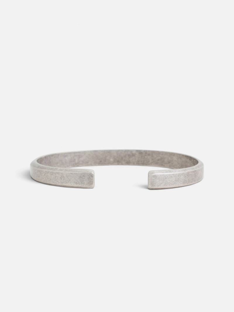 Engraved metal bracelet