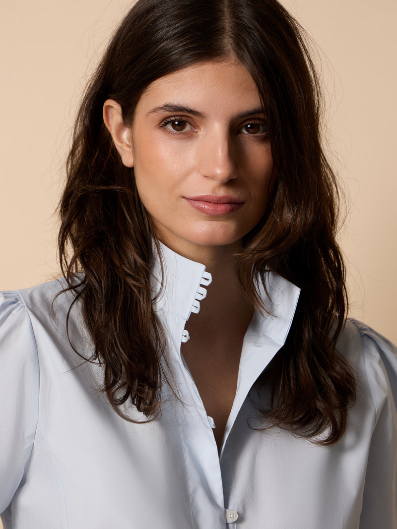 Chemise unique col bleu ciel