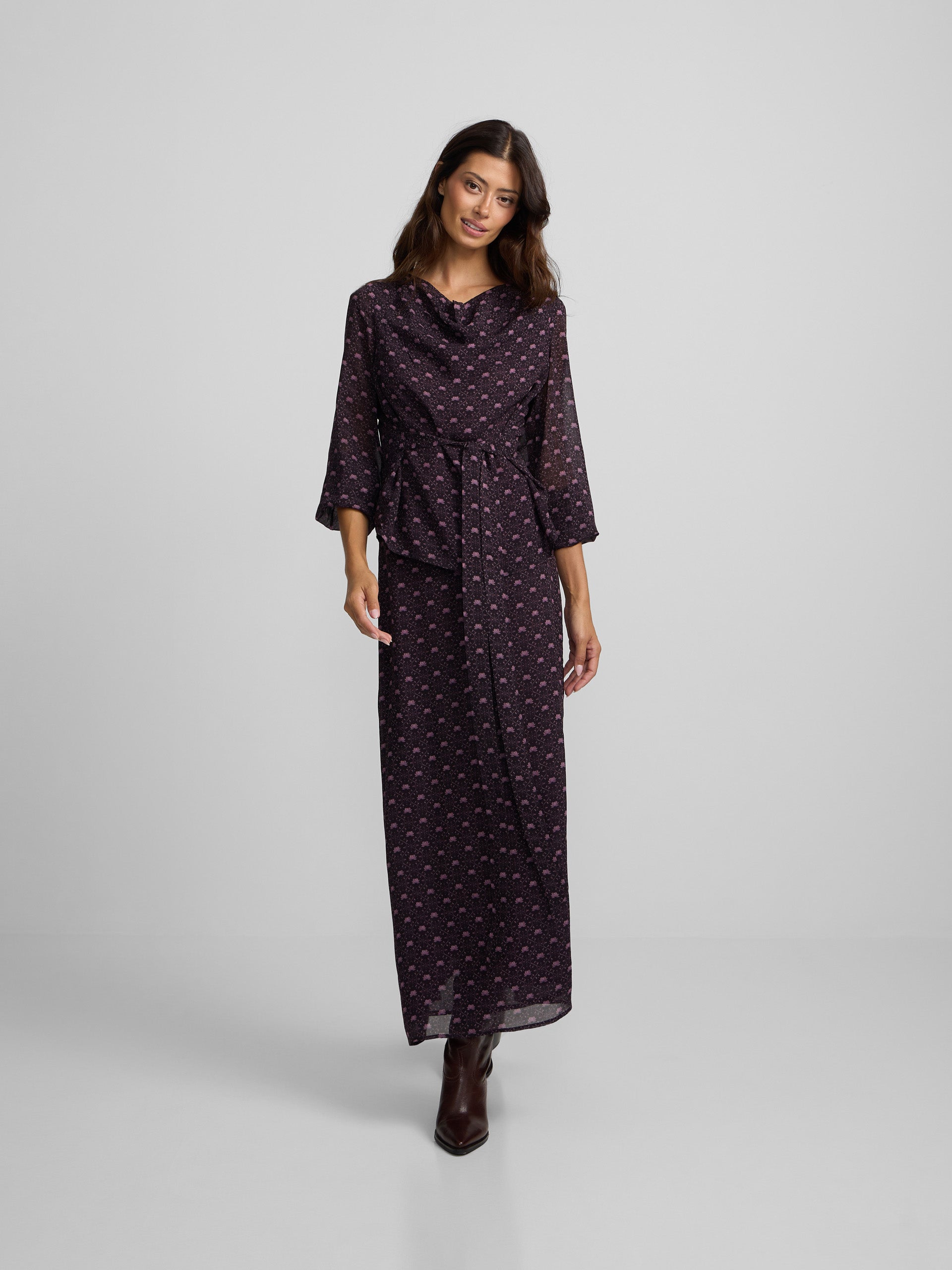 Midi skirt with purple print and tie
