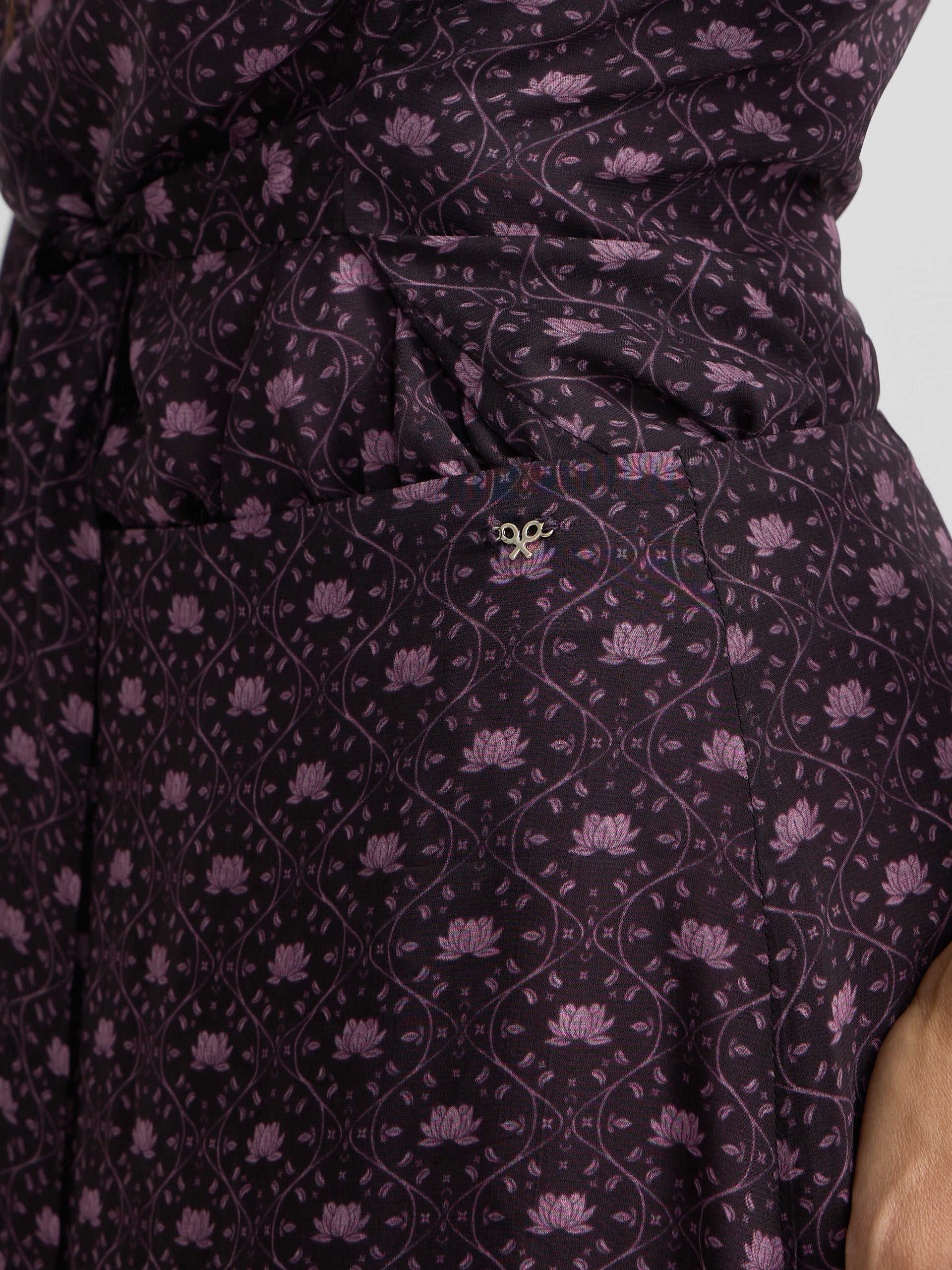 Midi skirt with purple print and tie